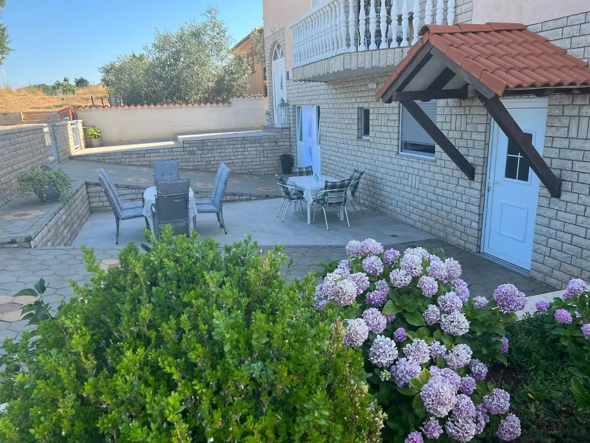 Apartments Ban Galižana