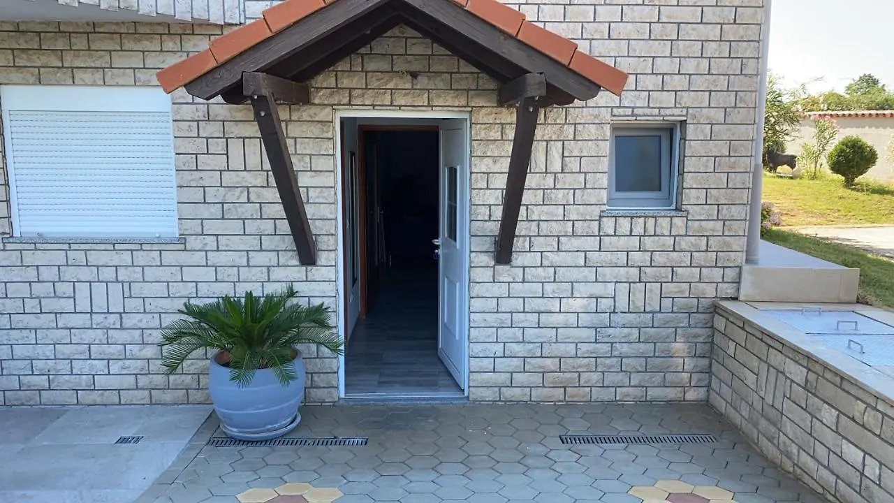 Apartments Ban Galizana