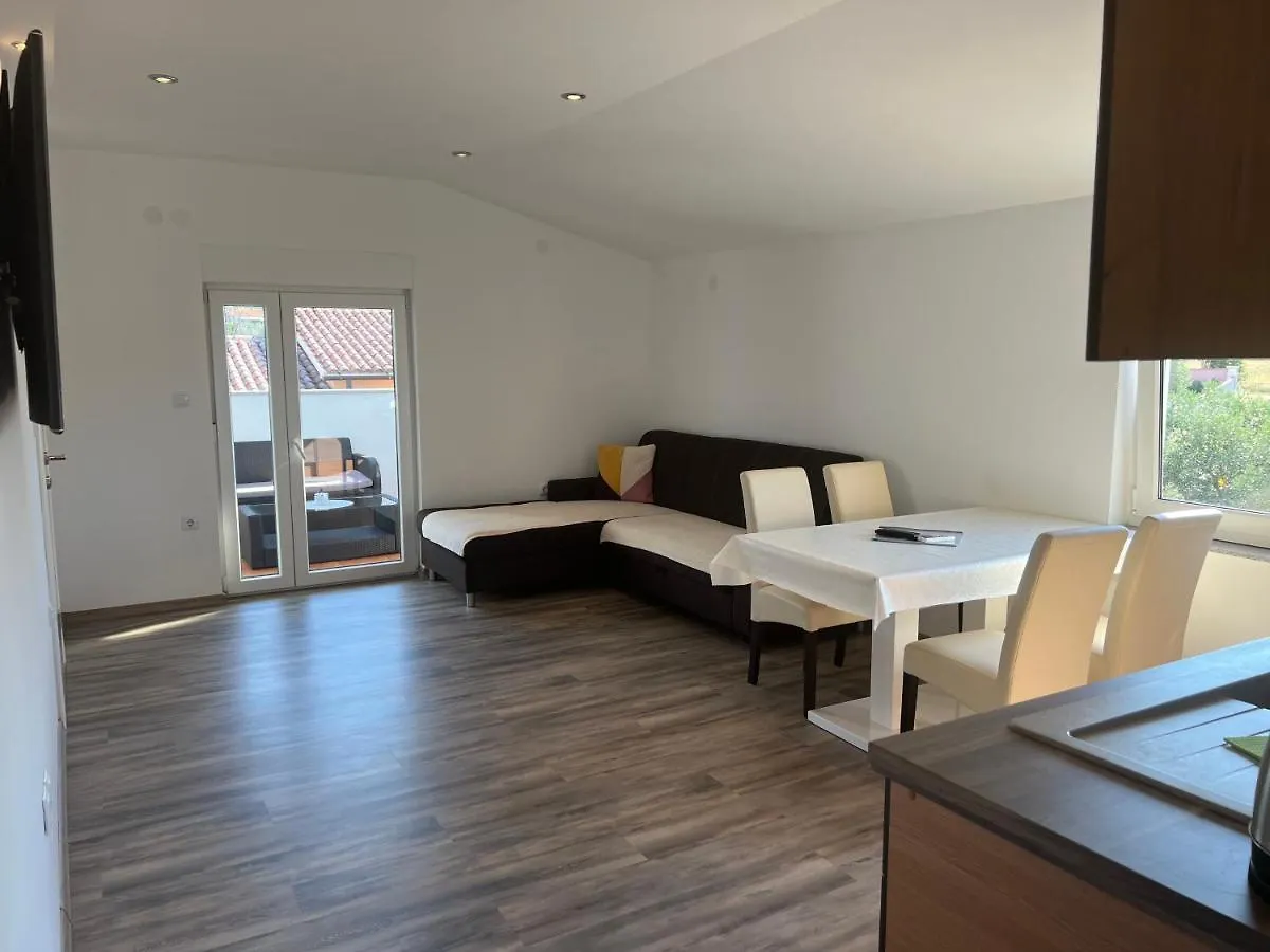 Apartments Ban Galižana
